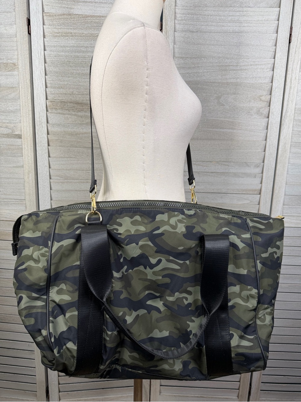 JUSTFAB Nylon Green Camo Weekender Travel/Duffle/Overnight Bag